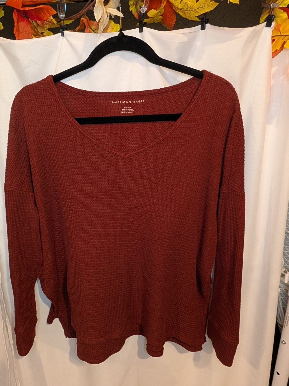 American Eagle Outfitters Women's Waffle Knit V-Neck Sweater - Rust/Brown